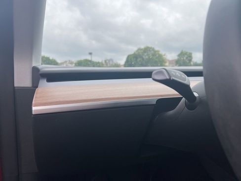 Used 2022 Tesla Model Y Performance image 15