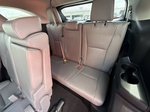 Used 2021 Toyota Highlander XLE FWD image 26