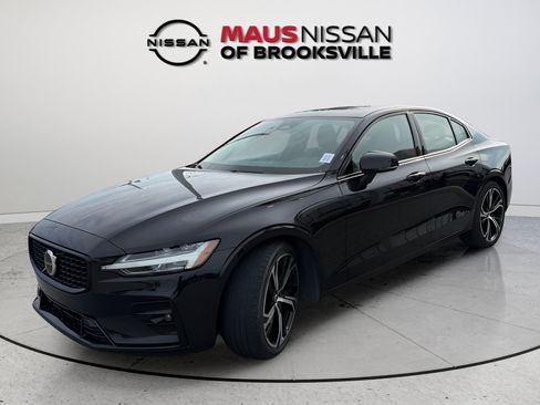Used 2024 Volvo S60 B5 Core FWD image 3
