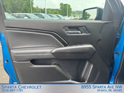 Used 2023 GMC Canyon Elevation w/ Elevation Premium Package AWD/4WD image 12
