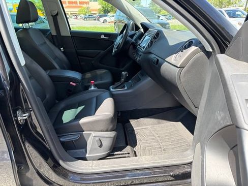Used 2017 Volkswagen Tiguan Wolfsburg Edition FWD image 10