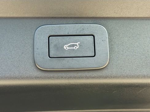 Certified 2025 Land Rover Range Rover Sport Dynamic SE AWD/4WD image 12
