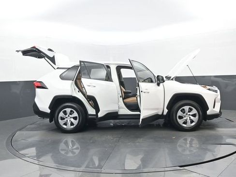 Used 2025 Toyota RAV4 LE image 31