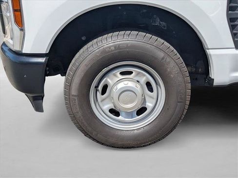 Used 2024 Ford F250 XL RWD image 17