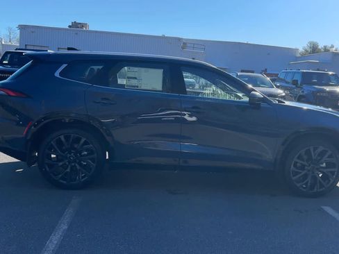 New 2026 Toyota Crown Signia Limited image 9