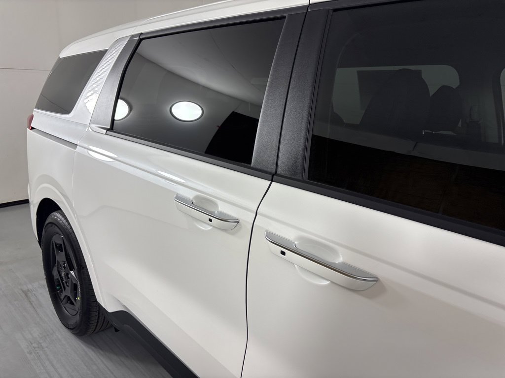 New 2026 Kia Carnival FWD image 12