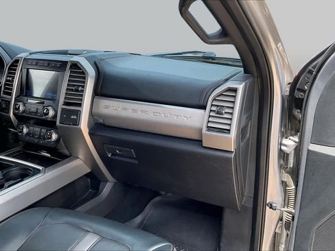 Used 2020 Ford F250 Platinum w/ Tremor Off-Road Package AWD/4WD image 19