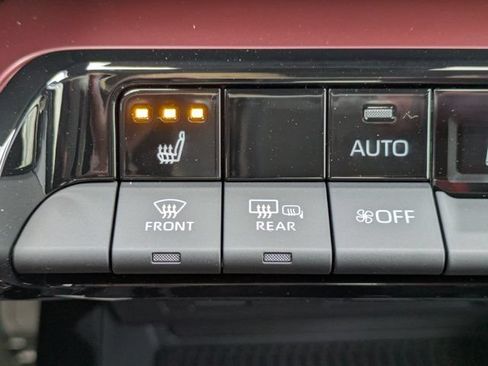 New 2025 Toyota Prius Plug-In Hybrid FWD image 32