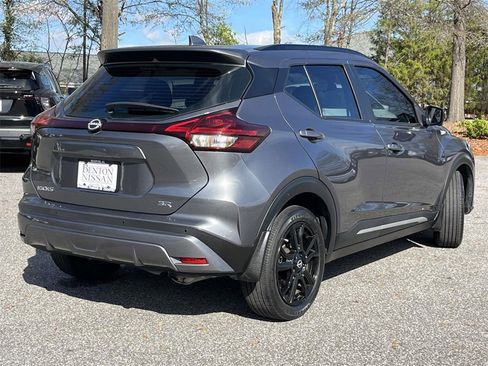 Used 2023 Nissan Kicks SR image 3