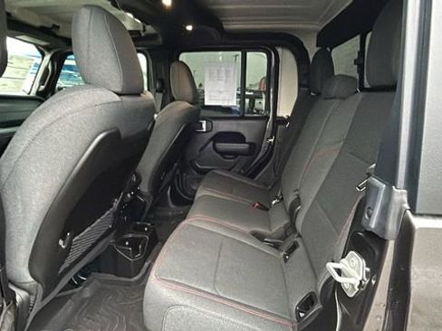 Used 2024 Jeep Gladiator Rubicon image 15