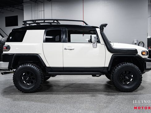 Used 2010 Toyota FJ Cruiser w/ Convenience Pkg image 6