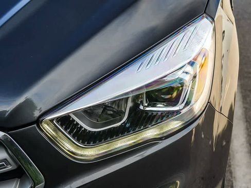 Used 2019 Ford Escape SEL image 8