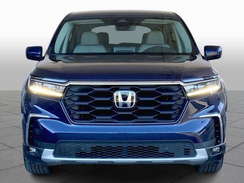 Used 2025 Honda Pilot EX-L image 3