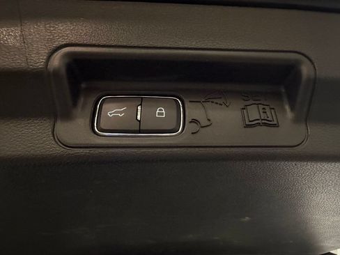 Used 2025 Ford Explorer Active RWD image 23
