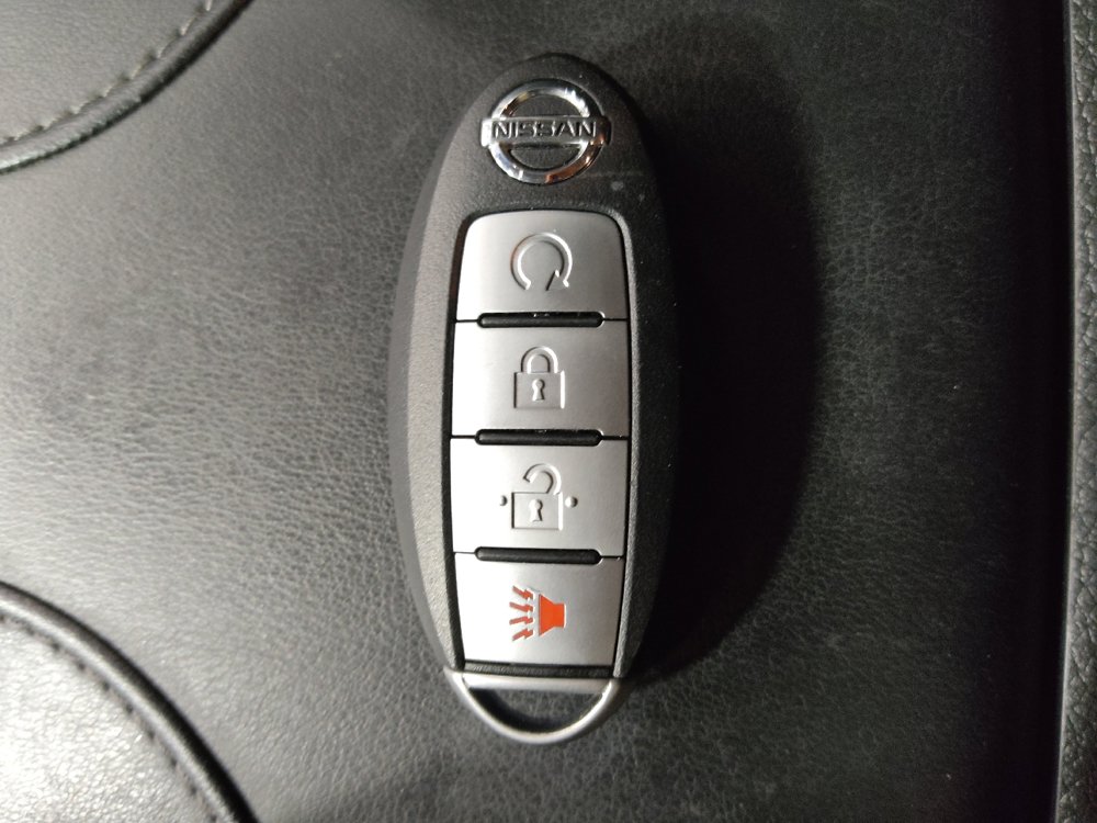 Used 2017 Nissan Rogue SL FWD image 32