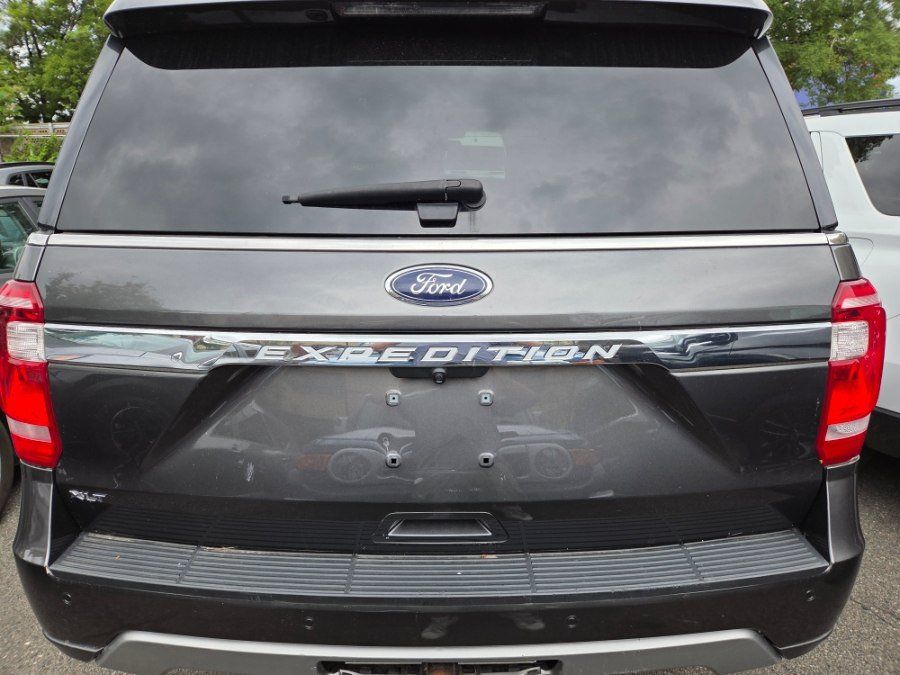 Used 2021 Ford Expedition XLT AWD/4WD image 2