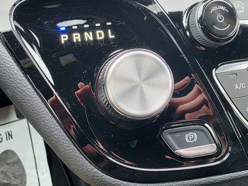 New 2026 Chrysler Pacifica Select w/ S Appearance Package image 39