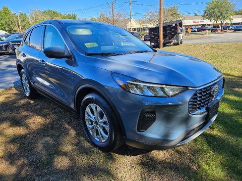 Certified 2023 Ford Escape Active w/ Tech Pack #2 image 3