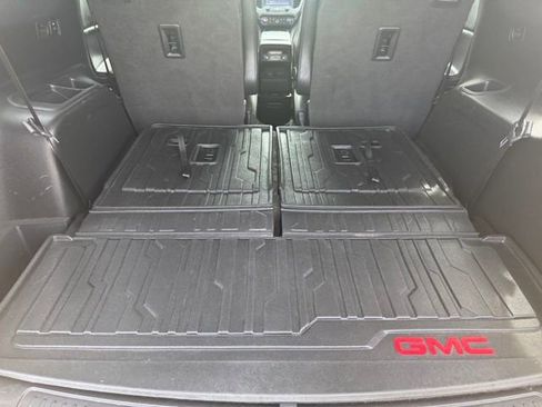 Used 2021 GMC Acadia AT4 w/ Technology Package image 10