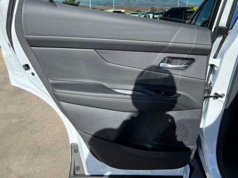 New 2025 Nissan Murano SL image 18