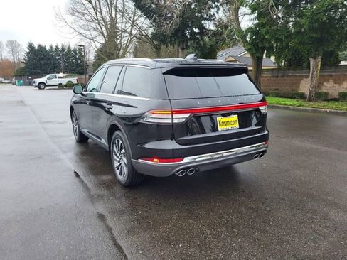 New 2026 Lincoln Aviator AWD image 3