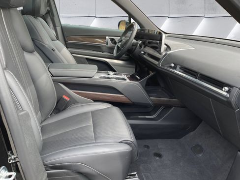 Used 2026 Cadillac Vistiq Sport w/ LPO, Floor Liner Package image 16