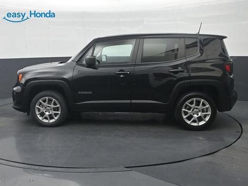 Used 2023 Jeep Renegade Latitude AWD/4WD image 4