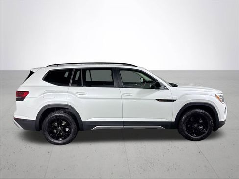 New 2026 Volkswagen Atlas Peak Edition image 5