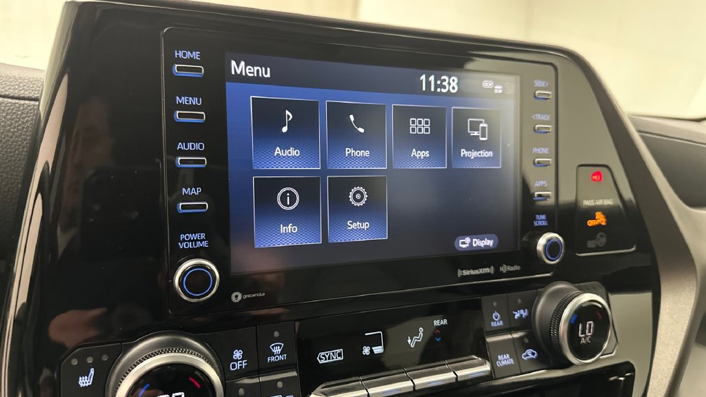 Certified 2021 Toyota Highlander XLE AWD/4WD image 31