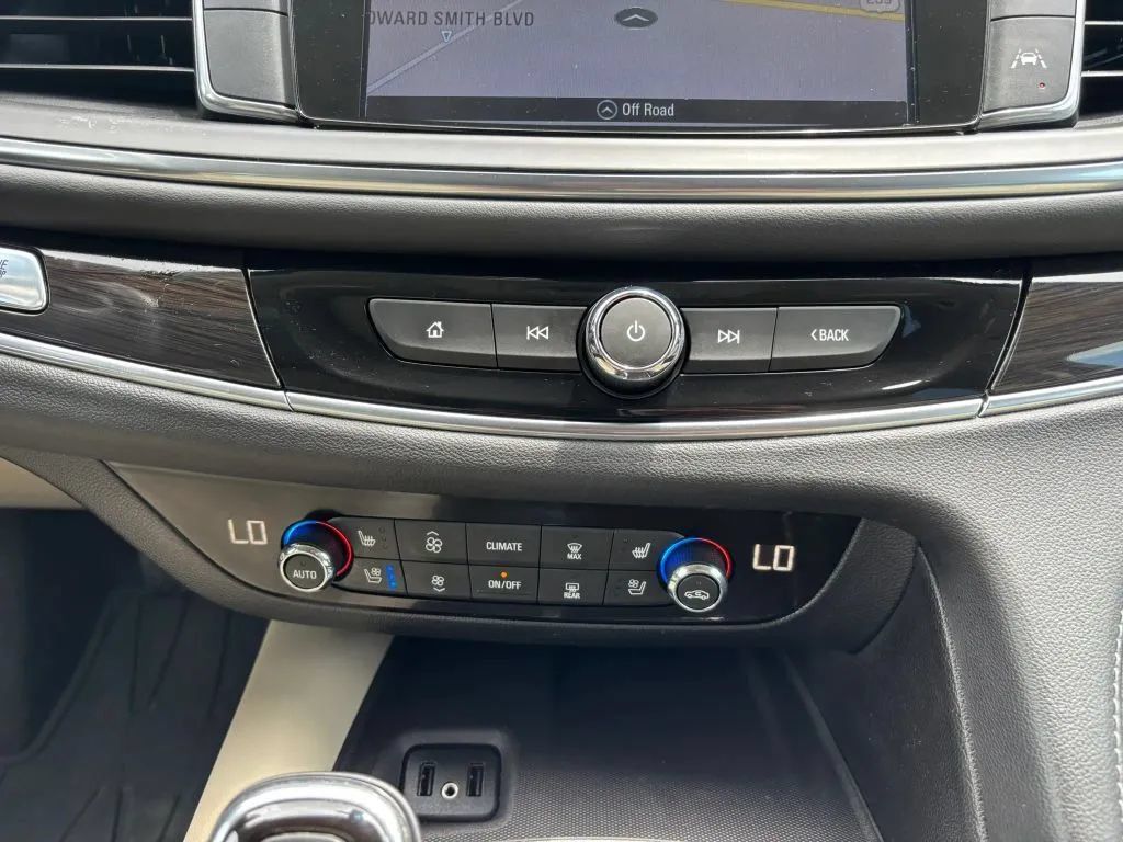 Used 2019 Buick Enclave Premium AWD/4WD image 26