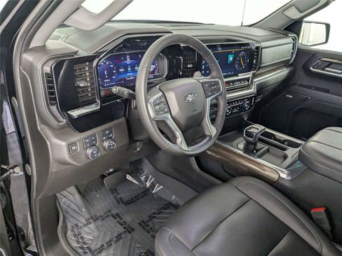Used 2024 Chevrolet Silverado 1500 RST w/ Convenience Package II AWD/4WD image 13