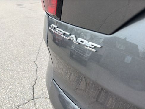 Used 2019 Ford Escape SEL image 14