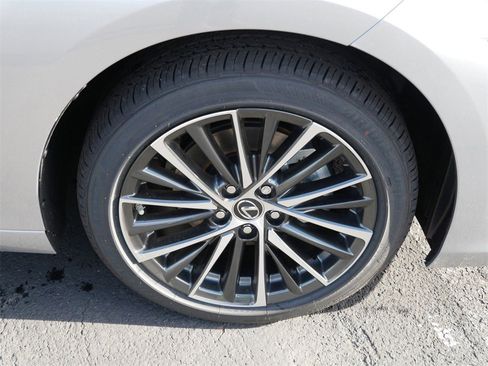 New 2025 Lexus ES 300h w/ Premium Package image 7