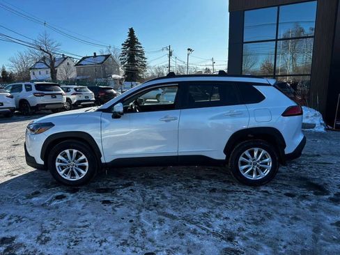 Used 2022 Toyota Corolla Cross LE w/ Moonroof Package image 8