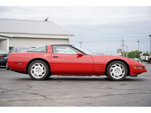Used 1992 Chevrolet Corvette Coupe image 2