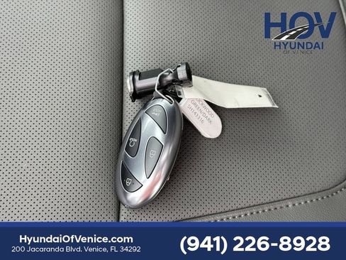 New 2025 Hyundai Santa Cruz Limited image 32