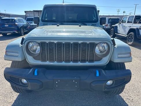 Used 2024 Jeep Wrangler Unlimited w/ Convenience Group AWD/4WD image 2