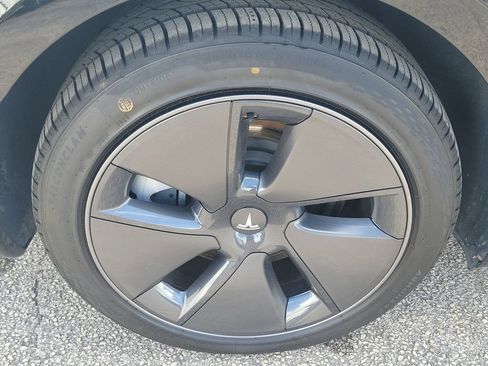 Used 2023 Tesla Model 3 Standard Range RWD image 5
