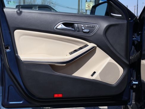 Used 2020 Mercedes-Benz GLA 250 4MATIC image 11