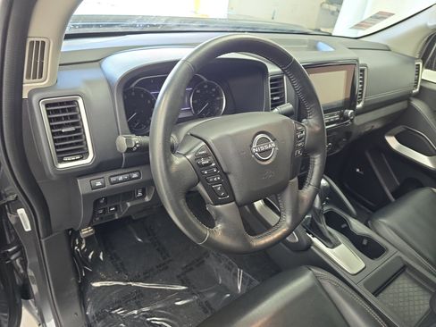 Certified 2023 Nissan Frontier SV w/ SV Premium Package image 15