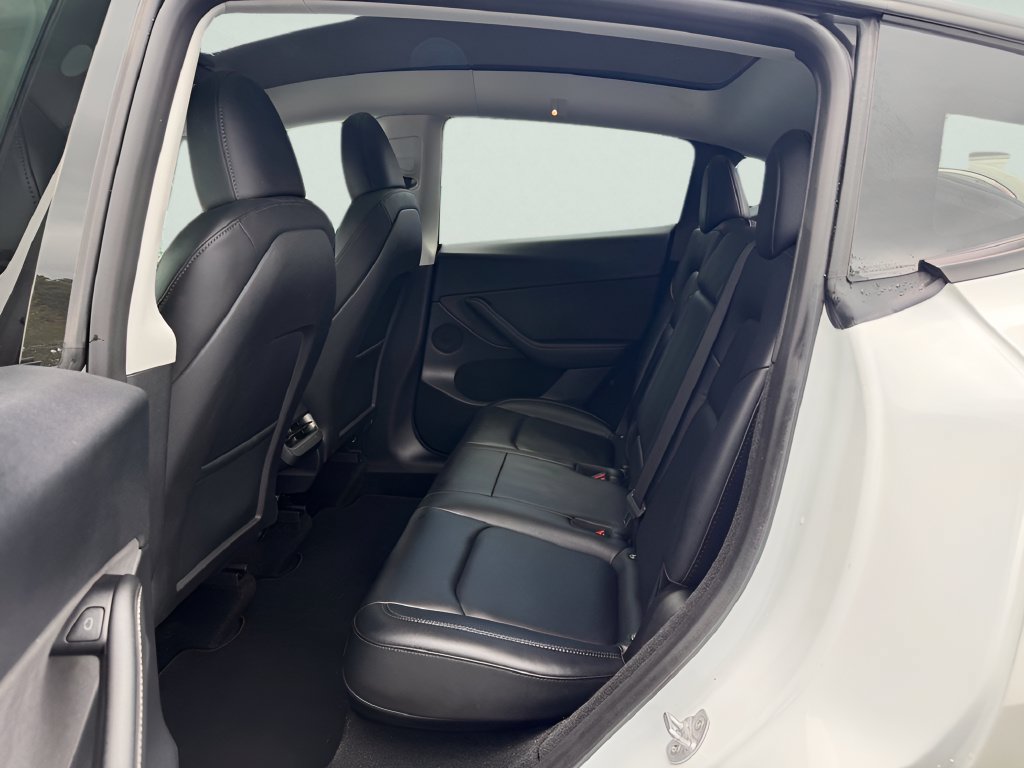 Used 2023 Tesla Model Y Long Range AWD/4WD image 24