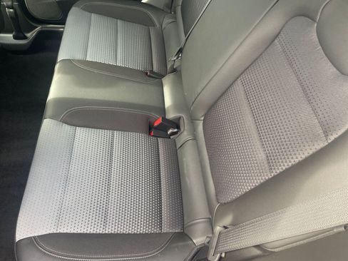 Used 2025 Chevrolet Trax LT FWD image 38