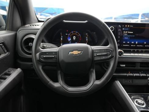 Used 2023 Chevrolet Colorado W/T AWD/4WD image 16