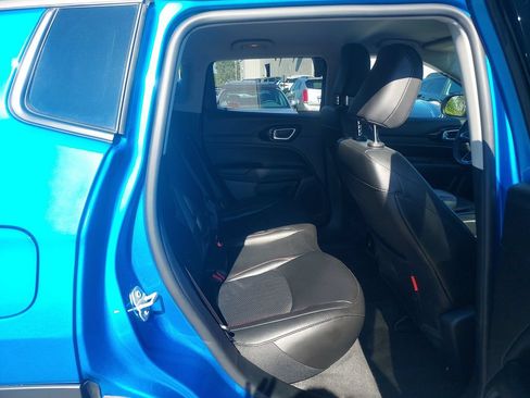 Used 2022 Jeep Compass Trailhawk w/ Trailhawk Convenience Group AWD/4WD image 29