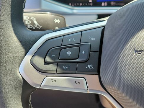 New 2026 Volkswagen Taos SE FWD image 23