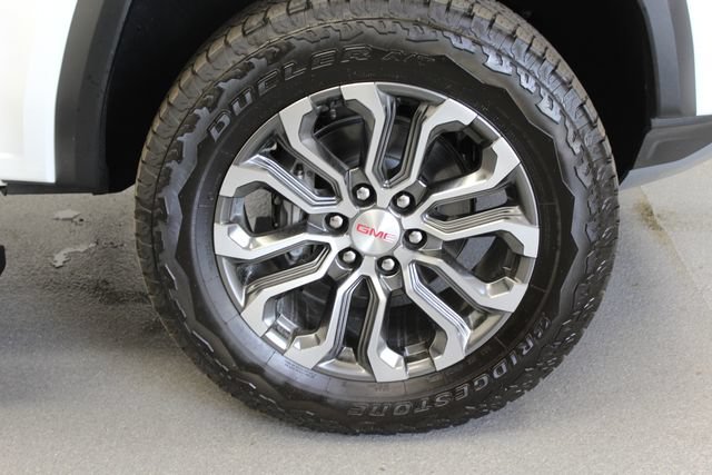 New 2026 GMC Canyon Denali AWD/4WD image 4