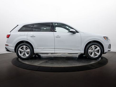 Certified 2023 Audi Q7 2.0T Premium Plus w/ Premium Plus Package AWD/4WD image 3