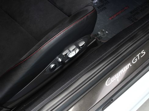 Used 2018 Porsche 718 Cayman GTS image 46