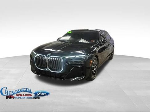 Used 2023 BMW 740i w/ Parking Assistance Package image 1