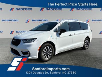 Used 2024 Chrysler Pacifica Limited